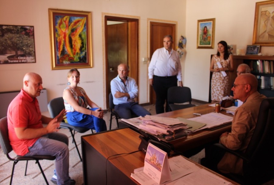 d5a6e854f271c9d557cd068d7b008f0a_w1000_h675_cp